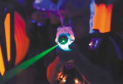 Mitkä ovat välttämättömät laserlaitteet lasermetsästykseen?